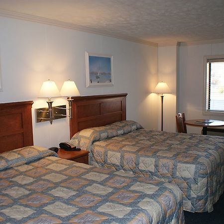 Harbor Lights Resort Frankfort Exterior photo